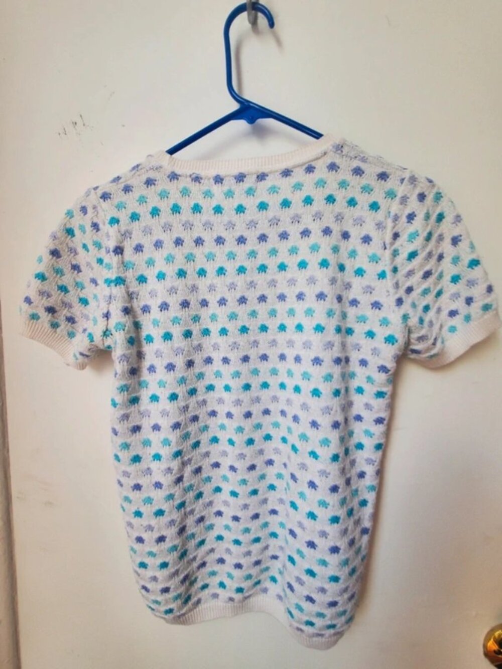 T-Shirt - Picture 2 of 3